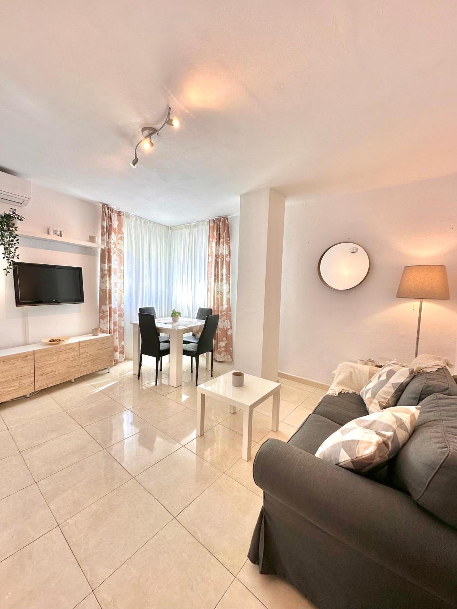 Apartamentos J&K Torremolinos Exteriör bild