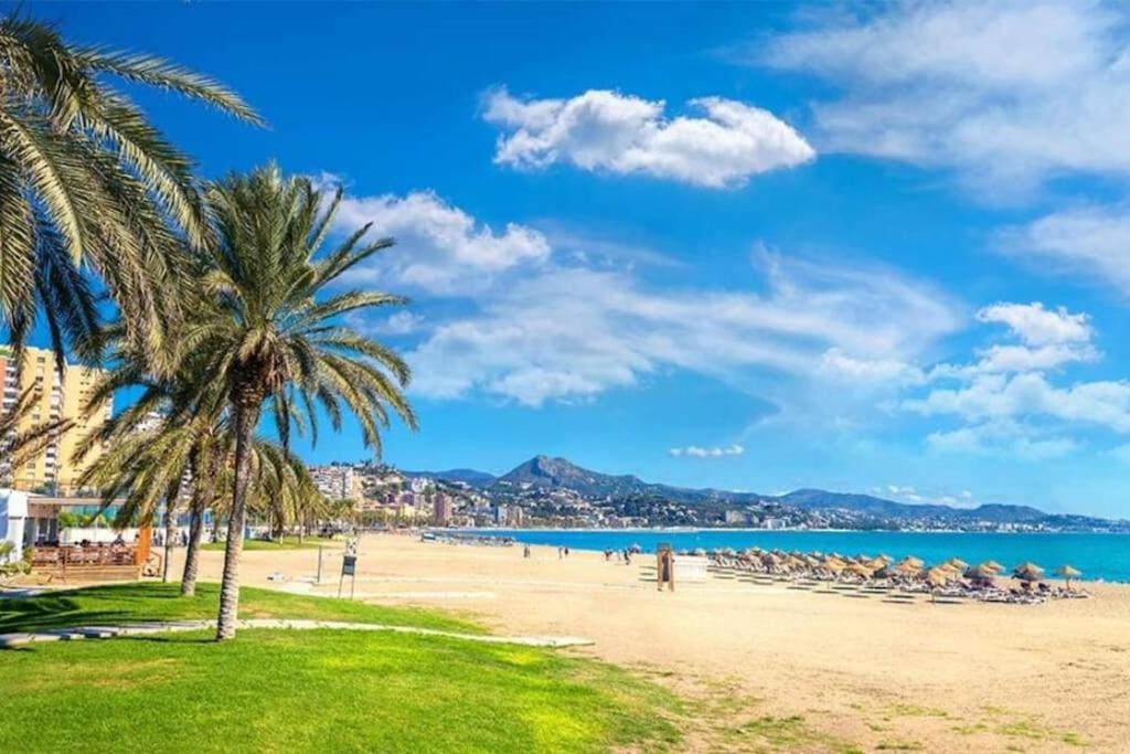 Apartamentos J&K Torremolinos Exteriör bild